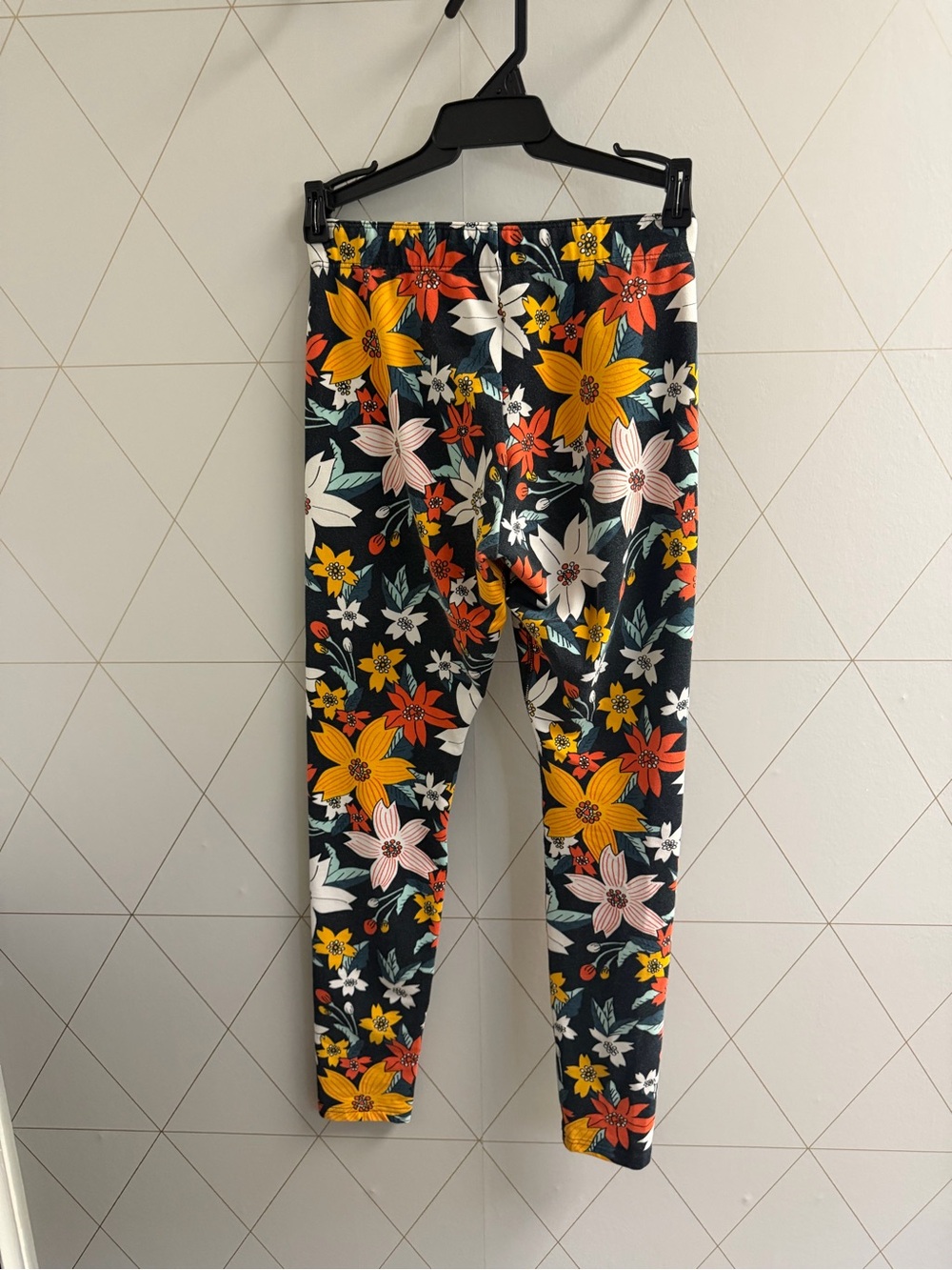 Nike Pro Women's Leggings Size S Floral Multicolor soft high rise logo waistband